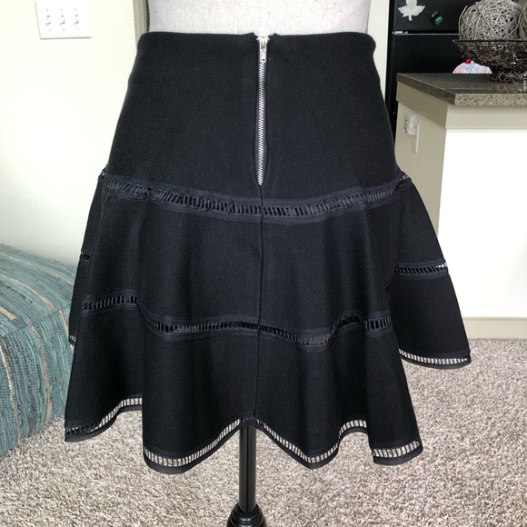 😍 CUTE Flared Mini Skirt 😍 - Picture 5 of 7